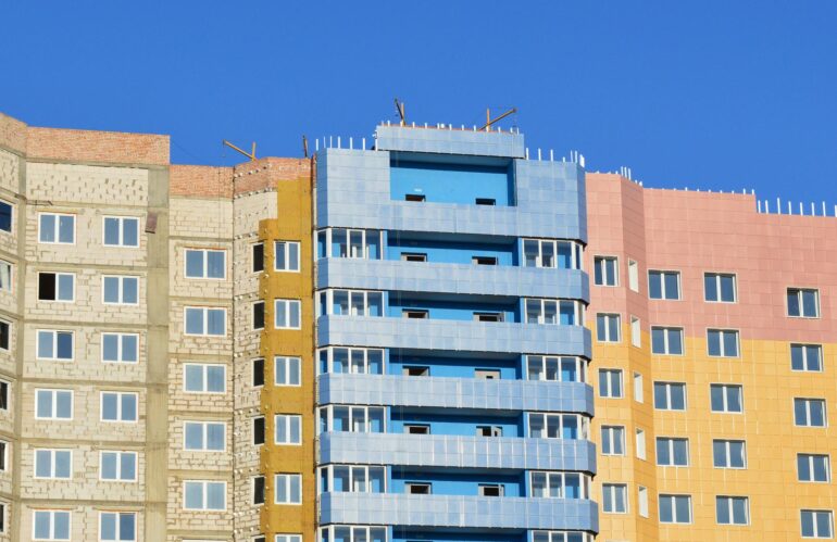 ¿Cómo establecer las cuotas de las viviendas en un edificio de obra nueva?